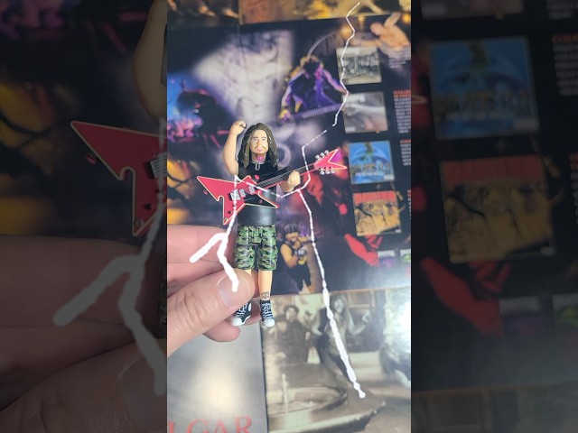 Vídeo relacionado con Super7 Dimebag Darrell Reaction Figures Wave 01 - Dimebag Darrell (Culprit) Figura de acción