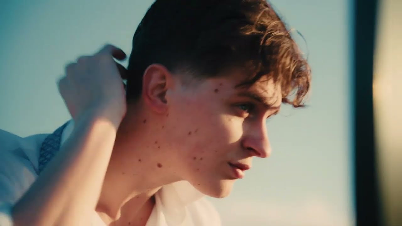 Jay mit dem Titel 'Dua Lipa' / Video ((jetzt ansehen)) mit dem Titel 'Dua Lipa' / Video ((jetzt ansehen))