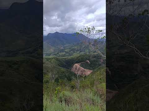 paisajes fantástico de mogotes y valle de san Jose  Santander Colombia