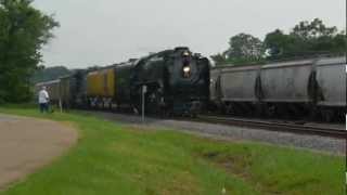 preview picture of video 'UP 844 overshoots Mount Pleasant 4/15/2012'