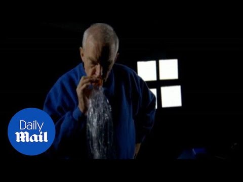 Newsreader Jon Snow smokes skunk for scientific experiment - Daily Mail