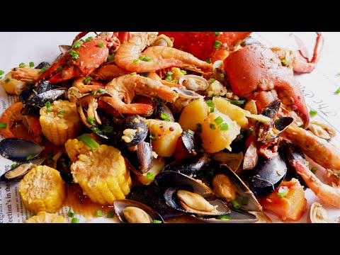 Party Perfect Recipe! One Pot Chinese Spicy Seafood Platter 香辣海鲜拼盘 Asian Crab Boil w/ Shrimp Clams