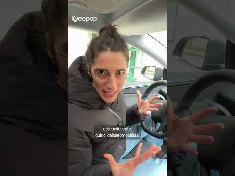 Quando scendiamo dall'auto, è importante aprire la portiera con la mano destra.