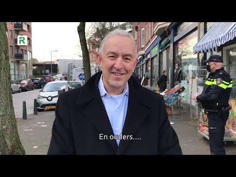 Burgemeester Aboutaleb spreekt relschoppers toe