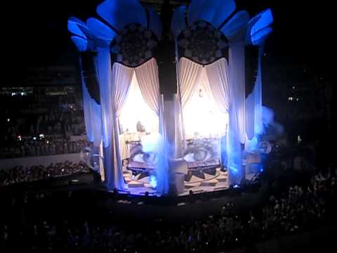 Sensation White 29.5.2010  Praha O2 Arena part1.AVI