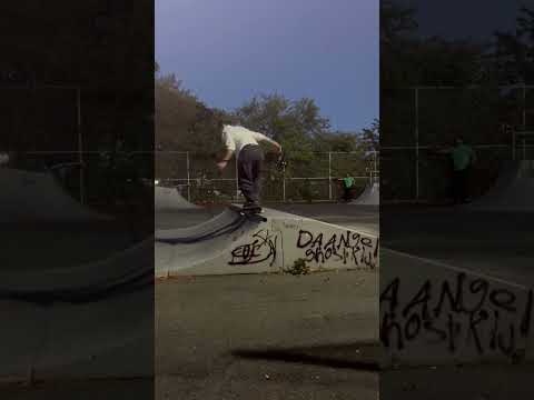 Coping grinds. #rollerblading #aggressiveinlineskating #blade #tricks #art #patins