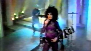 Siouxsie &amp; The Banshees - This Wheel&#39;s On Fire  - Bingo - 09/03/87
