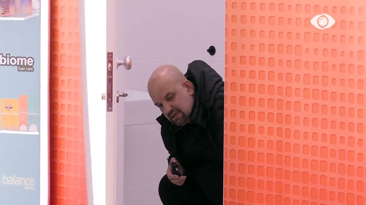 “E keni të humbur sfidën me Vrenozin…”/ Iliri sfidon banorët, teksa bën serenatë nga tualeti