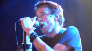 AGAINST ME! - Turn Those Clapping Hands Into Angry Balled Fists