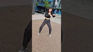 Download lagu DANCEI NA FRENTE DA JYP 😱 - STRAY KIDS - HOLLOW - Dance Cover by Frost! #Hollow #shorts mp3