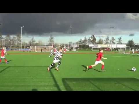 De Kampioenswedstrijd, Onze gezellen wordt makkelijk kampioen en promoveert, Gefeliciteerd Helden.