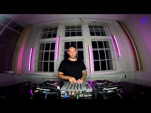 PATTERN: Selection 98 - Mike Larry - 9PM