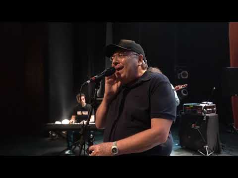 While My Guitar Gently Weeps - The Beatles (Cover)