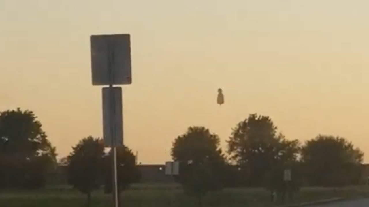 Experts Baffled~HUGE UFO Makes Appearance! 2018 Experts Baffled~HUGE UFO Makes Appearance! 2018