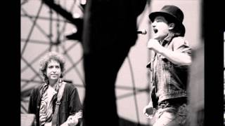 Bob Dylan, Santana & Bono - Blowin' in the wind (Live Slane Castle 1984-07-08)