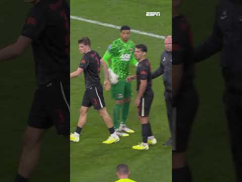 ❌⚽️ Goal AJAX AFGEKEURD na elleboogstoot Wout WEGHORST op WOUTER GOES