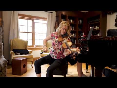 Natalie MacMaster and Mary Frances Playing Tunes