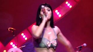 Katy Perry Use Your Love cover Live @ Lisbon 2009 Hello Katy Tour