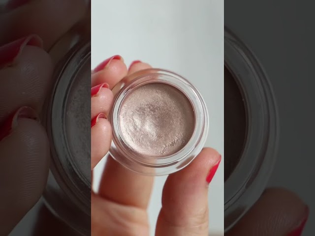 Vídeo relacionado con REVLON Sombras de ojos, Tono Addictive, 1 Unidad (Paquete de 1)