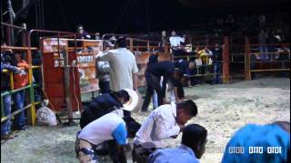 preview picture of video 'San Agustín Mimbres Jaripeo Abril 2012'