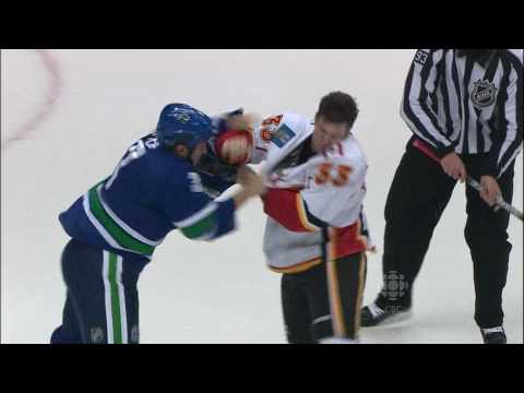 Canucks Vs Flames - Rick Rypien Vs Brandon Prust - 01.09.10 - HD