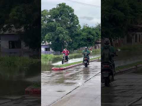 #inundaciones #guatemala #lalibertadpeten #502 #humor #carros #lluvia #peten