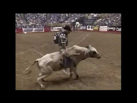 Ross Coleman vs Freak on a Leash - 01 PBR St. Louis (87 pts)