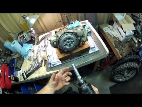 Yamaha YZ250F Clutch Removal - Disassembling Motor