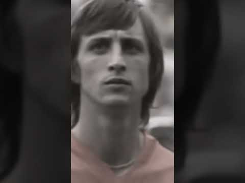 Cruyff looks the same like Modric 💀❤️❤️