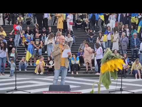 Lars Jederlund talar på Ukrainas självständighetsdag i Stockholm den 24 augusti 2023.