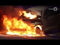 Auto brandt volledig uit bij tankstation