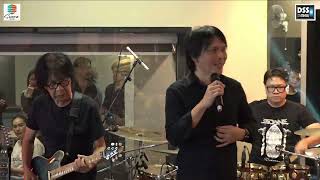 Download lagu MUSISI - IAN ANTONO-FAJAR SATRIATAMA feat ONCE - HALAL BIHALAL ROCK - SWARA DSS - KONSER 7 RUANG mp3 Download lagu MUSISI - IAN ANTONO-FAJAR SATRIATAMA feat ONCE - HALAL BIHALAL ROCK - SWARA DSS - KONSER 7 RUANG mp3