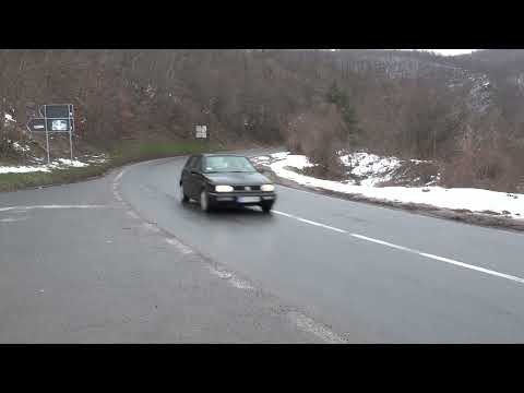 Saobraćajna policija je na terenu i prati stanje na putevima, a vozače savetuju da budu oprezni