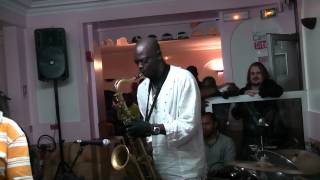 Kayou Roots au saxophone - Show au Foufou Club