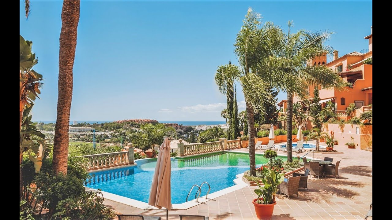 Ático con un estilo de vida de cerrar y dejar en venta en Les Belvederes, Nueva Andalucia, Marbella