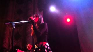 Warpaint Live in Chicago, IL - Feeling Alright