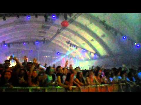 Attention Jongleurs  @ Neonsplash Mons 2014 - rushes - Public