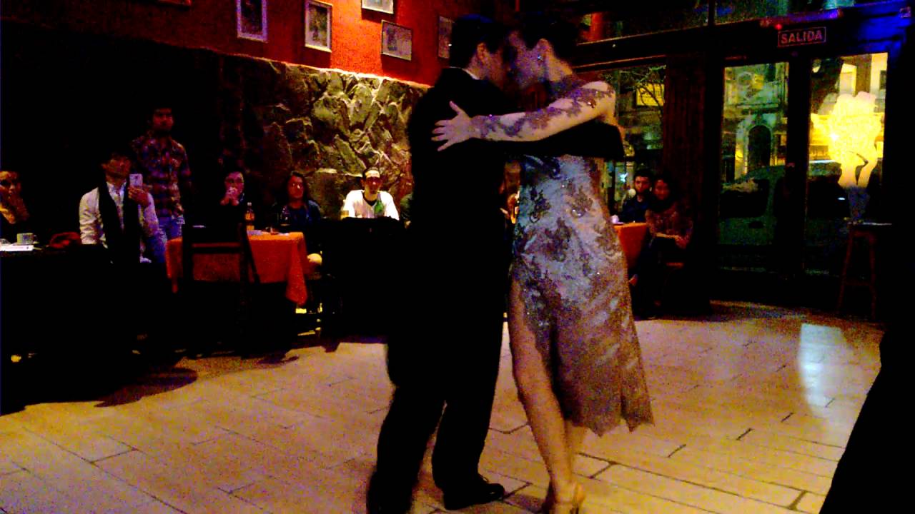 Alejandro Ferreyra y Fernanda Grosso bailan "Idilio Trunco" en la Fundación Tango Argentino.