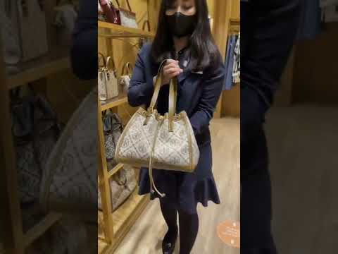 Trabalhe no escritório com Tory Burch