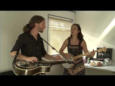 Cambridge Folk Festival 2014 -Phillip Henry & Hannah Martin Interview & Exclusive Performance