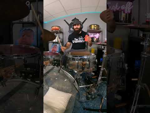 Playing TOXICITY with ONE HAND.