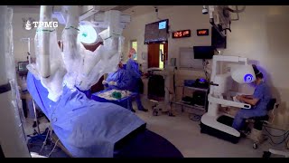 surgeon talking through the da Vinci 5 upgrades from experience is the best version of this