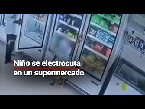 ¡ESTO NO DEBERÍA PASAR! | Menor de edad va con su padre al supermercado y se electrocuta
