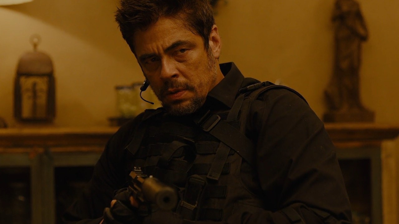 Miniature de la vidéo Behind the Scenes: Sicario (Villeneuve, 2015) with Emily Blunt and Benicio Del Toro du film Sicario