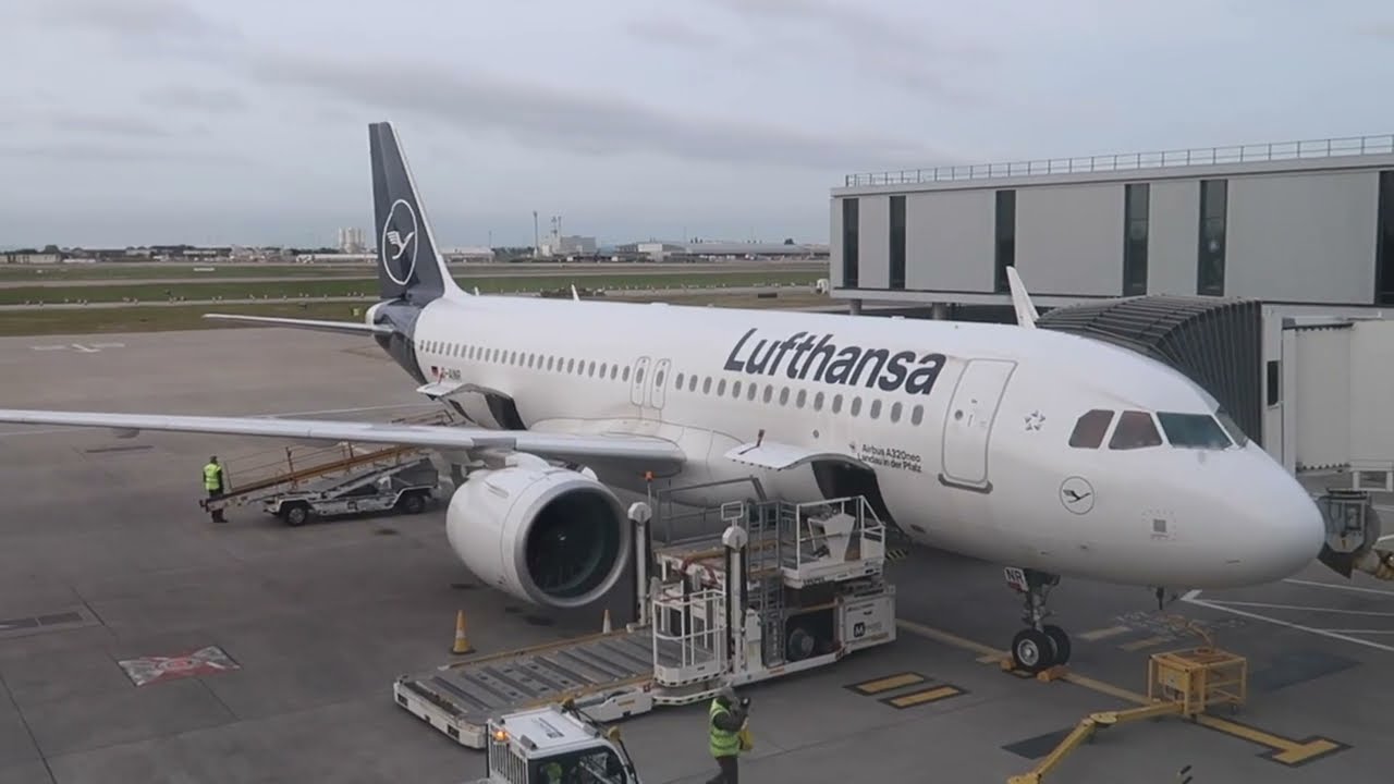 Lufthansa Senator Lounge thumbnail