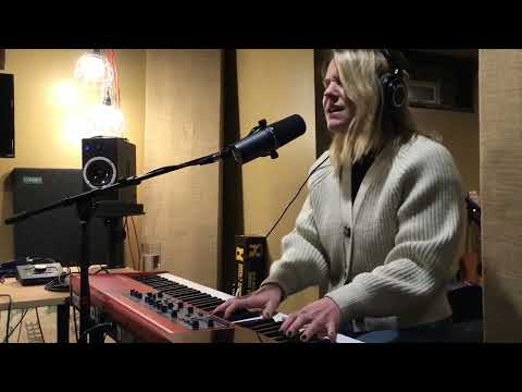 Kylee Phillips   Float Live on Acoustic Alternatives 01-27-23