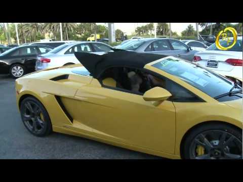 RICARDO FORT  con su nuevo auto Lamborghini Gallardo
