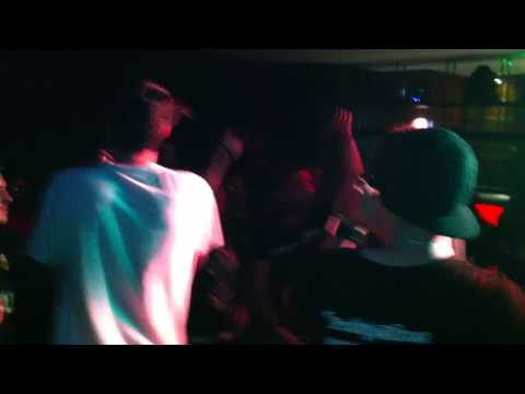 Dj Akhet & Niñato Garsiah - Hiedra feat Guillota, en directo