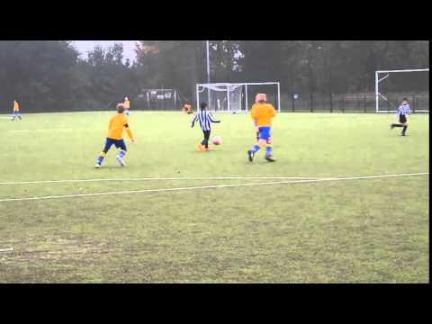 Aanval Hercules, voorzet, schot naast.