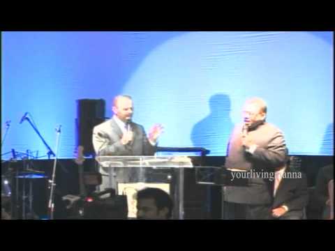 English/Malayalam Christian Sermon:Respond to Gods Call by Pr.Steve Riggle (PCNAK 2011)